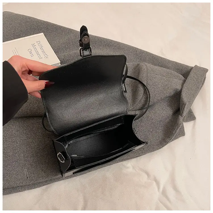 Green Leather Shoulder Bag for Women 2026 — feature 25