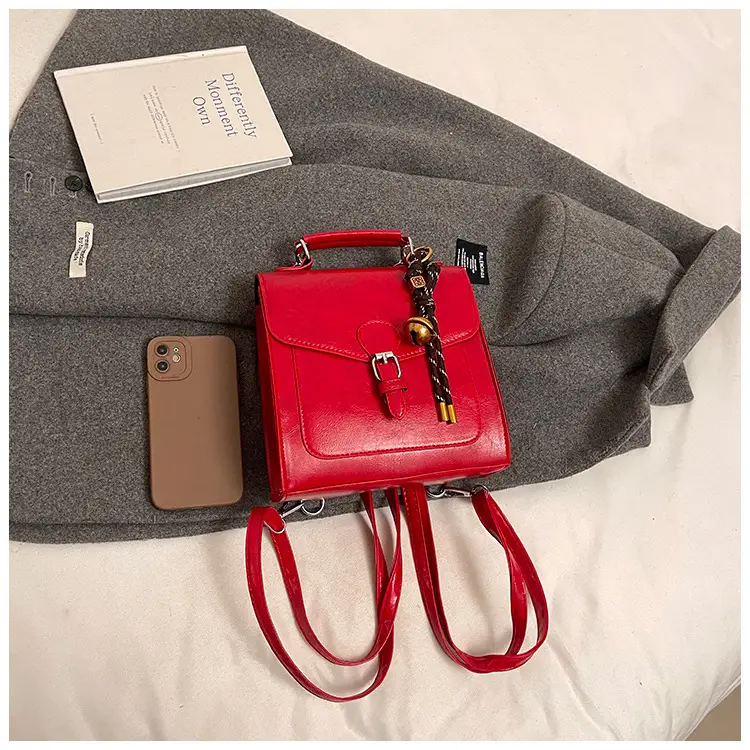 Green Leather Shoulder Bag for Women 2026 — feature 37