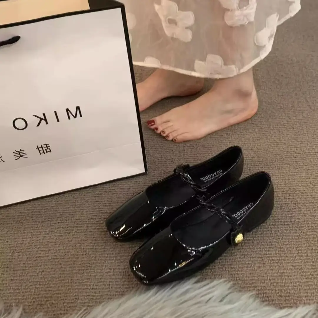 Vintage Mary Jane Shoes Women's 2025 Spring New All-match Dress French Late Evening Style Single-layer Shoes Elegant Scoop Shoes - Image 4
