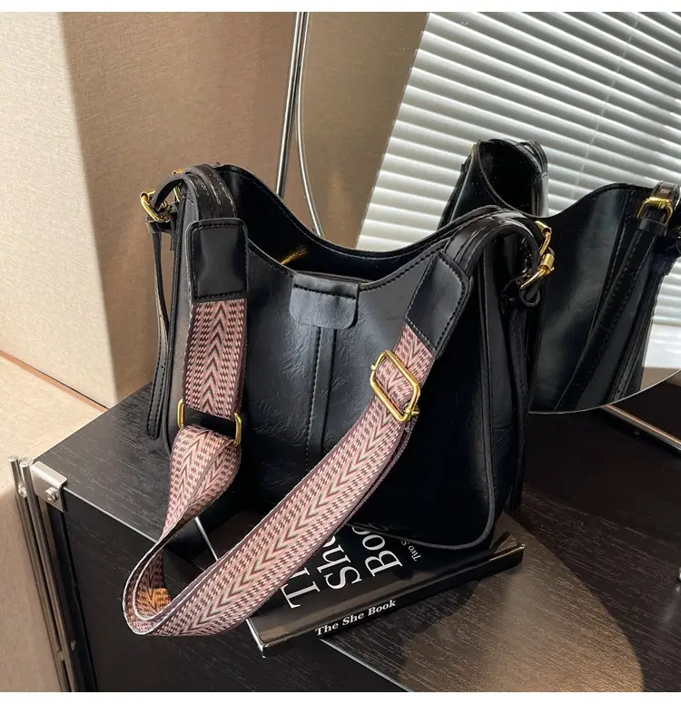 Women Crossbody Bag Brown Leather Textured 2026 Fashion — feature 8
