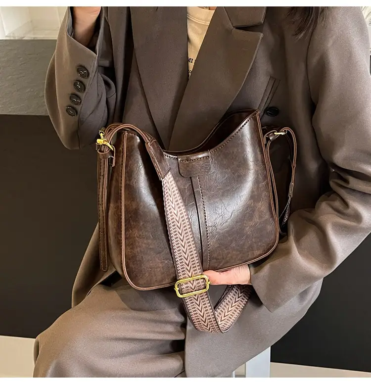 Women Crossbody Bag Brown Leather Textured 2026 Fashion — feature 9