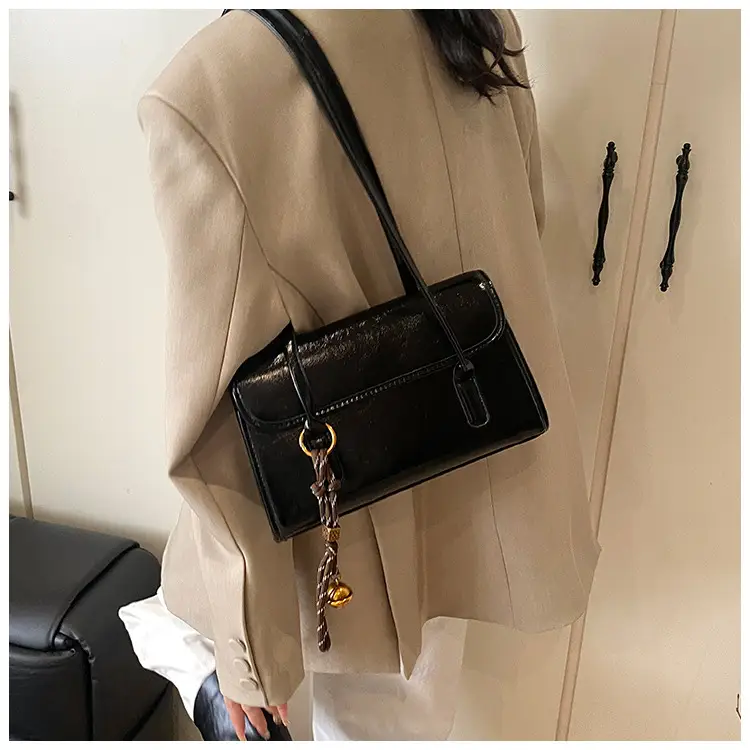 Women's Light Pink Shoulder Crossbody Bag with Gold Chain — feature 37