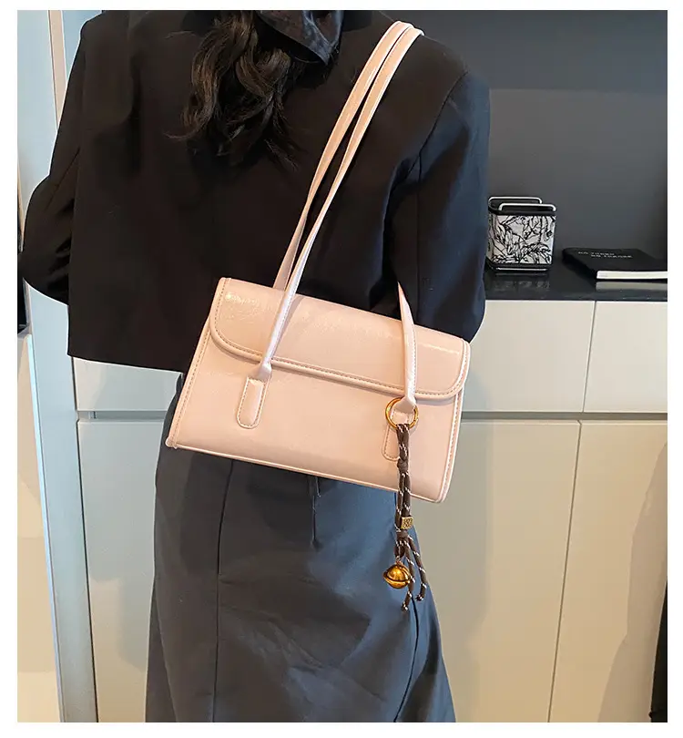 Women's Light Pink Shoulder Crossbody Bag with Gold Chain — feature 7