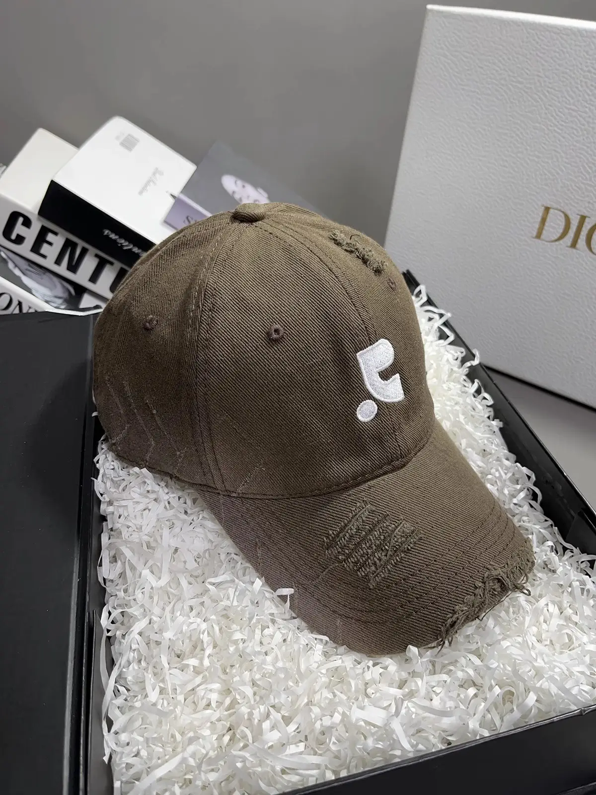 Blue Washed Baseball Cap for Men Women Couple — feature 12