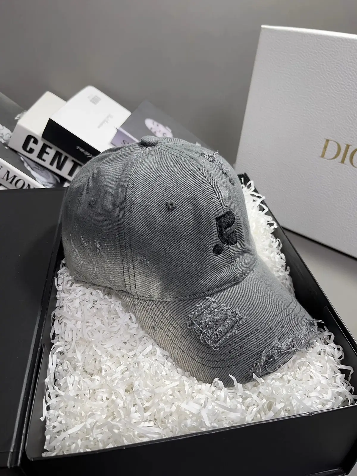 Blue Washed Baseball Cap for Men Women Couple — feature 6