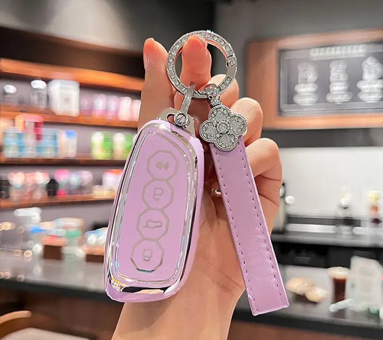 Havarian Big Dog Keychain with Butterfly Design — feature 12