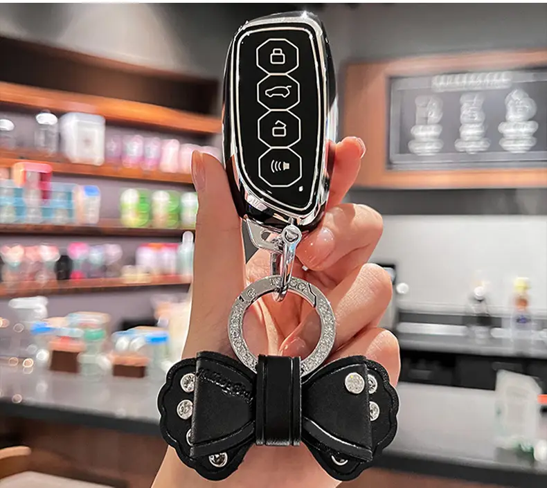 Havarian Big Dog Keychain with Butterfly Design — feature 19