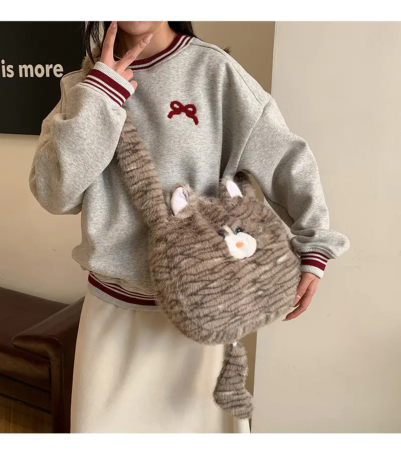 Cute Plush Cat Messenger Bag 2025 New Women's Instagram Style Girl's Soft Cute Furry Large Capacity Shoulder Bag — feature 2