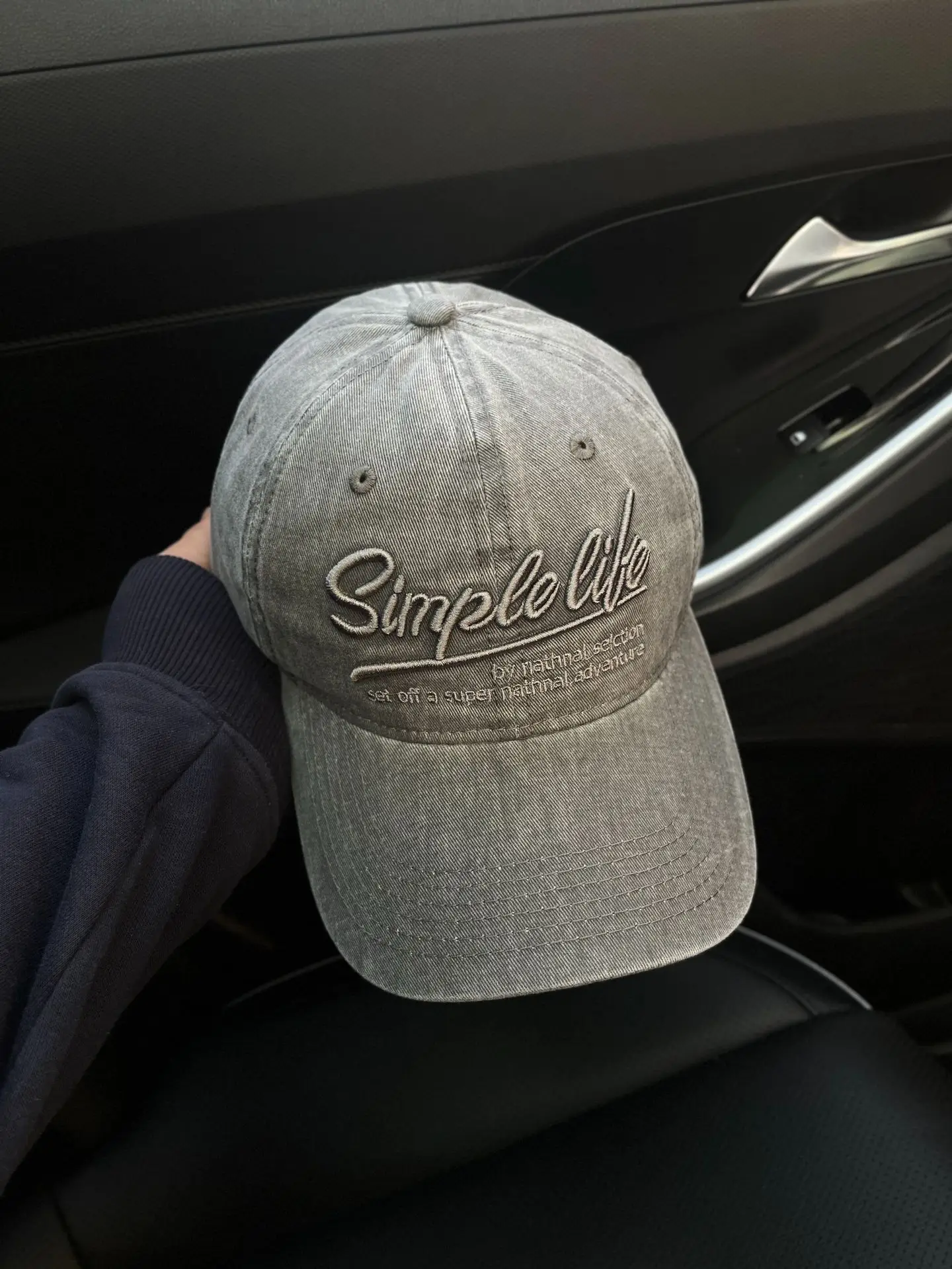 2025 Korean Style Grey Baseball Cap with Embroidered Logo