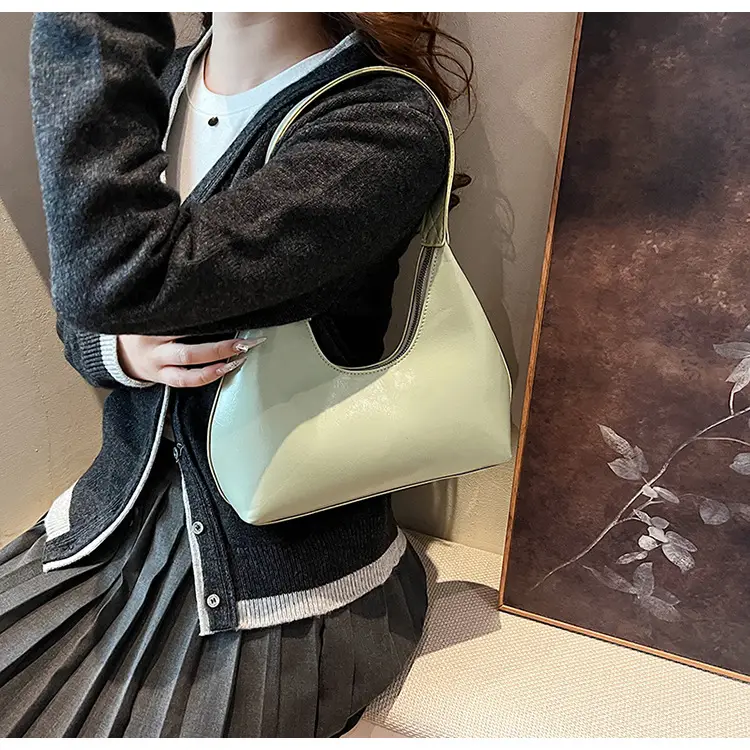 Red Cross-Border Women's Shoulder Bag 2026 — feature 14
