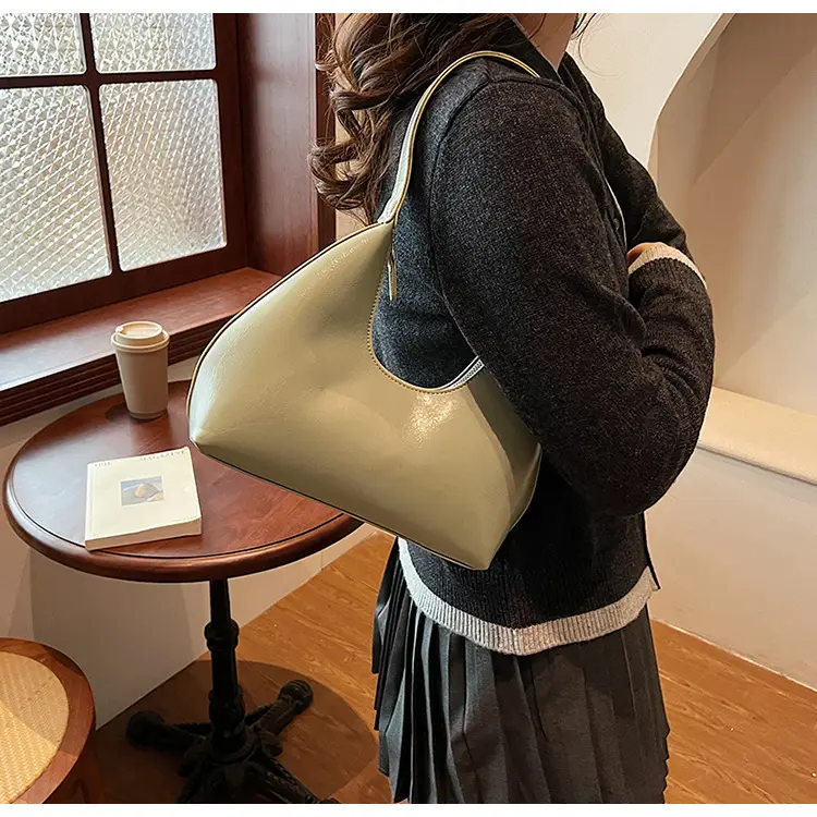Red Cross-Border Women's Shoulder Bag 2026 — feature 16