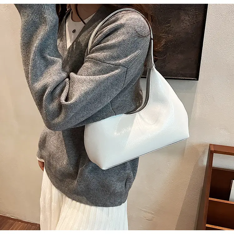 Red Cross-Border Women's Shoulder Bag 2026 — feature 18