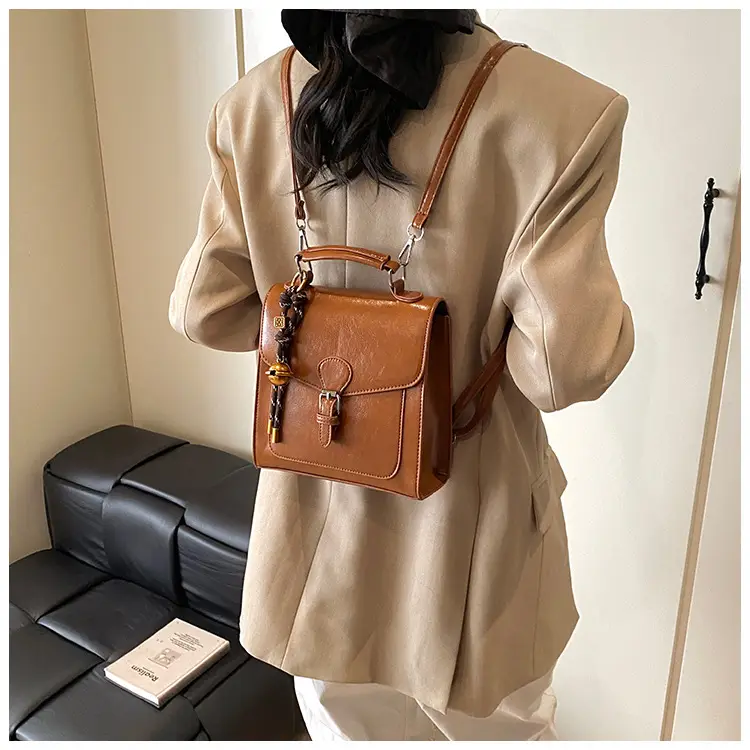 Black Leather Shoulder Crossbody Bag for Women 2025 — feature 16