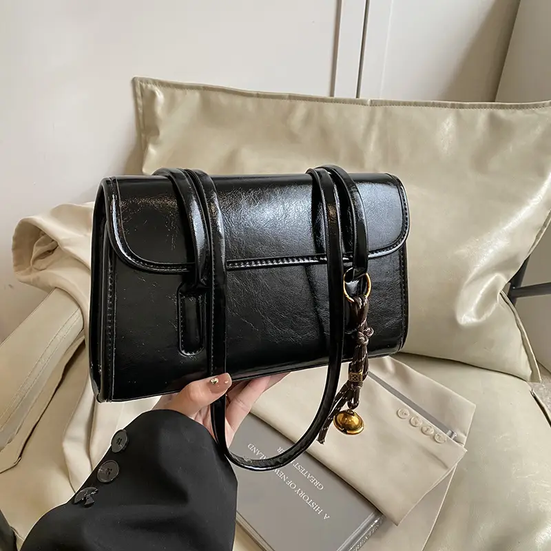 Women's One Shoulder Bag with Chain Strap Beige Large Capacity - Image 8