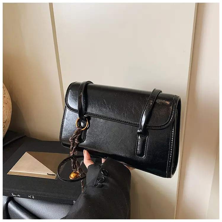 Women's One Shoulder Bag with Chain Strap Beige Large Capacity — feature 12