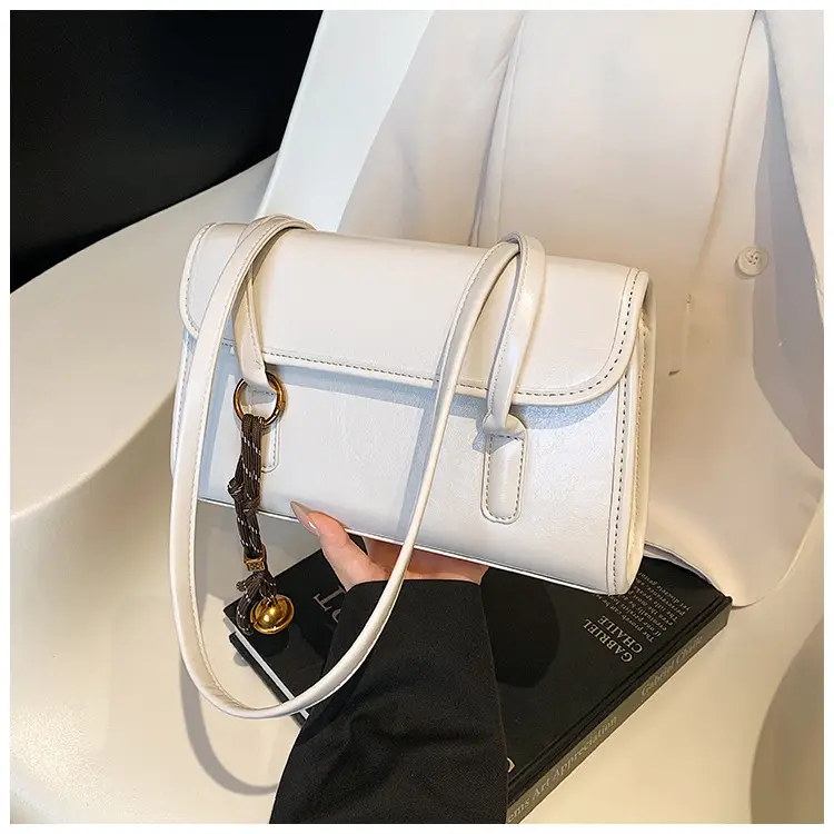 Women's One Shoulder Bag with Chain Strap Beige Large Capacity — feature 22
