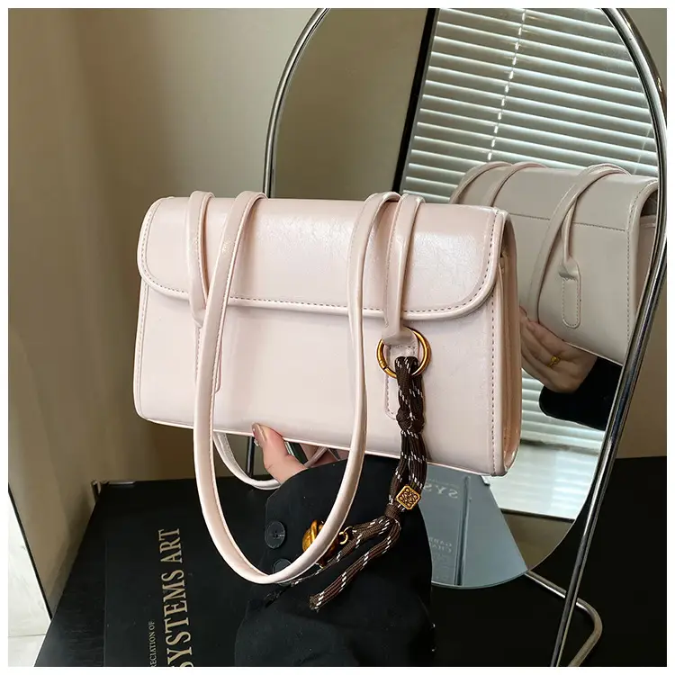 Women's One Shoulder Bag with Chain Strap Beige Large Capacity — feature 24