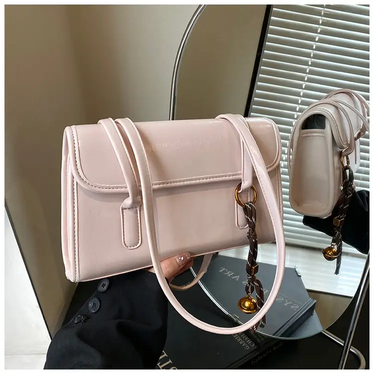 Women's One Shoulder Bag with Chain Strap Beige Large Capacity — feature 25