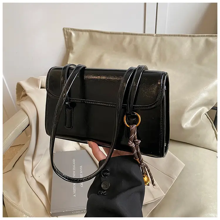 Women's One Shoulder Bag with Chain Strap Beige Large Capacity — feature 27