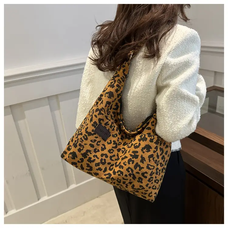 Leopard Tote Bag Large Capacity Underarm Shoulder Bag — feature 14