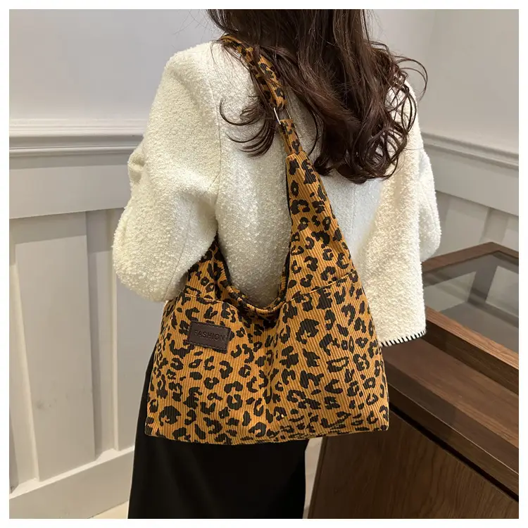 Leopard Tote Bag Large Capacity Underarm Shoulder Bag — feature 15