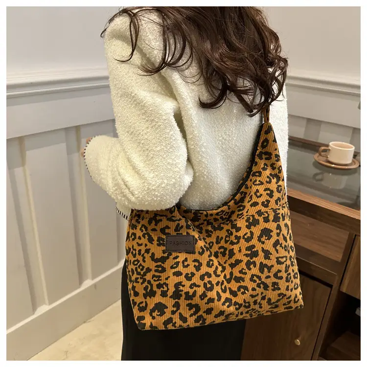 Leopard Tote Bag Large Capacity Underarm Shoulder Bag — feature 17