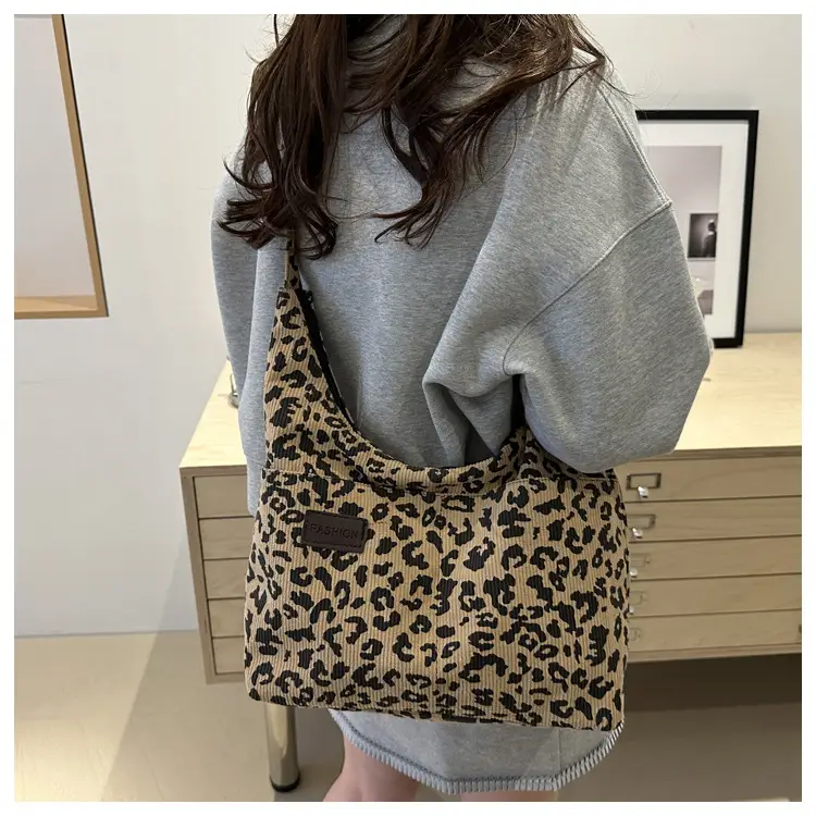 Leopard Tote Bag Large Capacity Underarm Shoulder Bag — feature 20