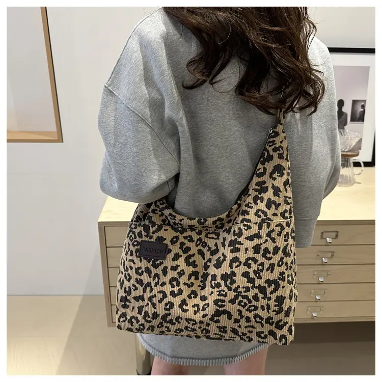Leopard Tote Bag Large Capacity Underarm Shoulder Bag — feature 21