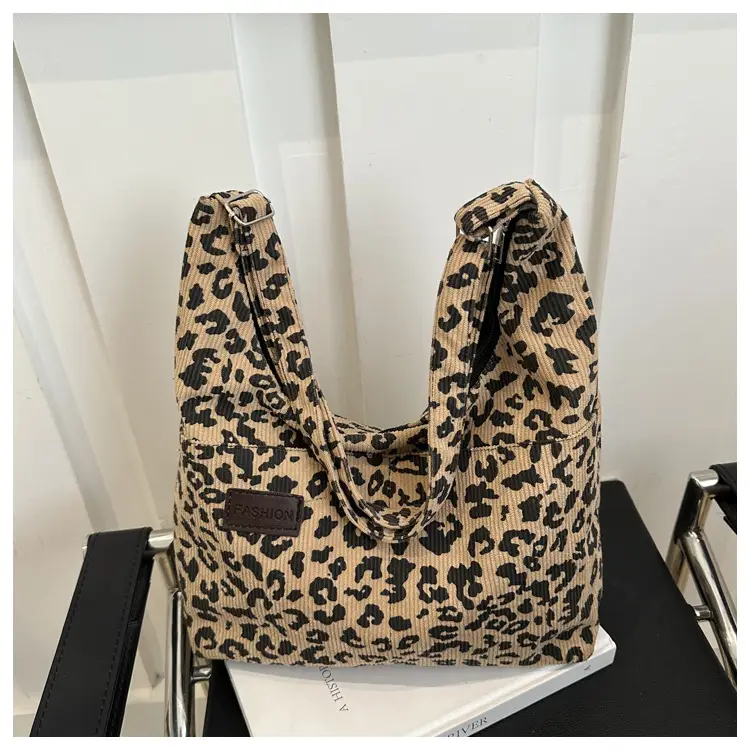 Leopard Tote Bag Large Capacity Underarm Shoulder Bag — feature 24