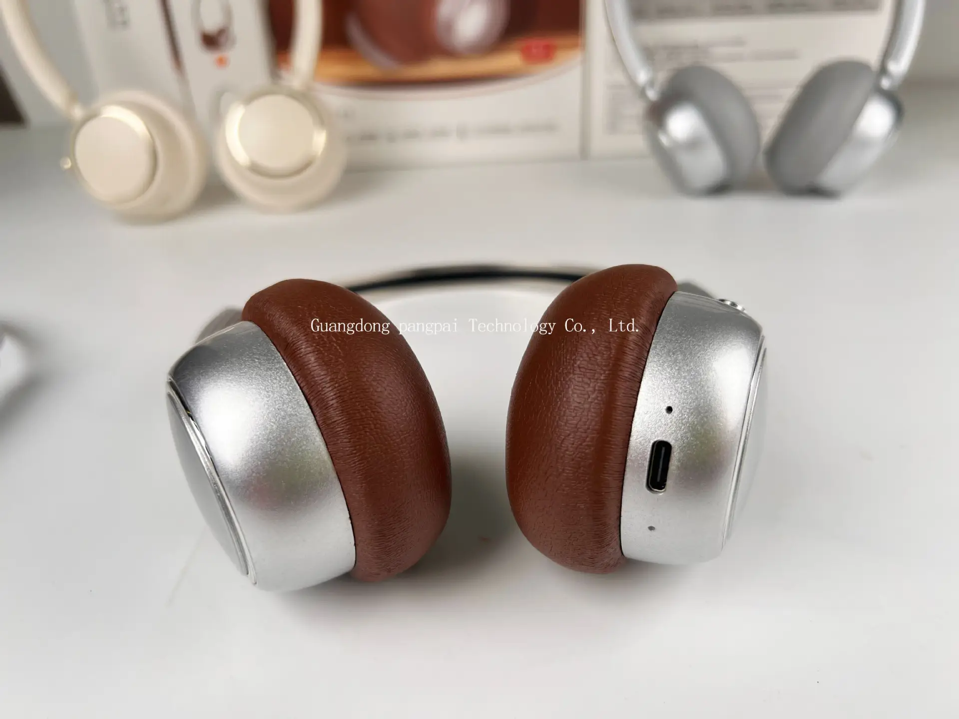 2025 Retro Metal Bluetooth Headset Silver 5.4 β feature 5