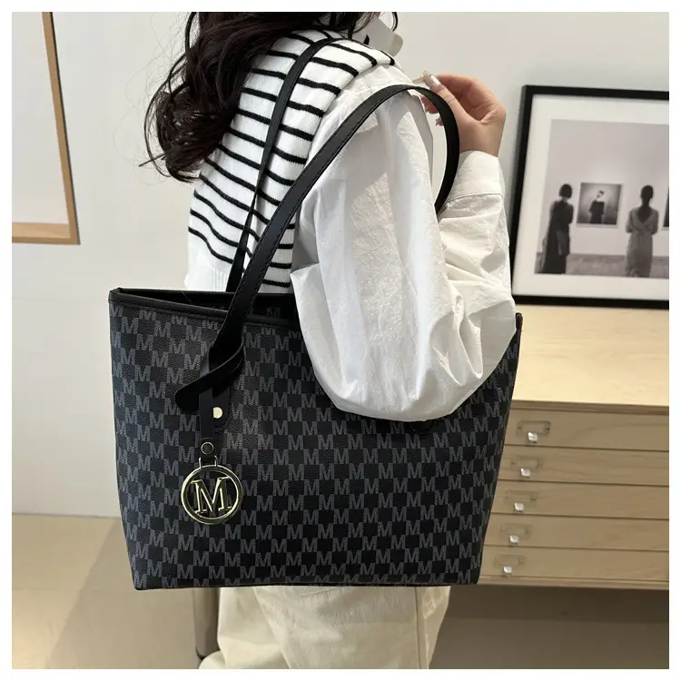 Women's 2025 Spring Fashion Shoulder Bags Large Capacity — feature 17