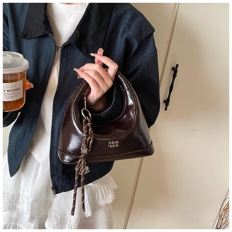 Black Retro Handbag Women's 2025 New — feature 18