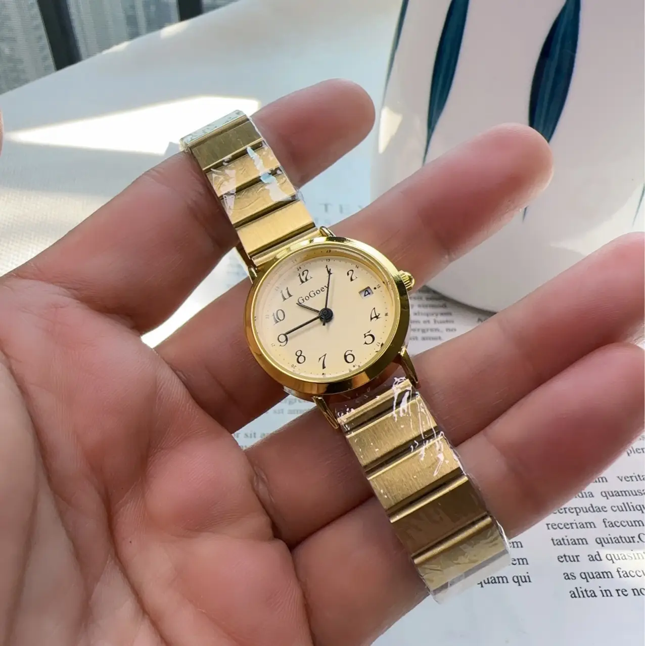 Compact Quartz Watch with Digital Display & Stainless Steel Band - Image 7