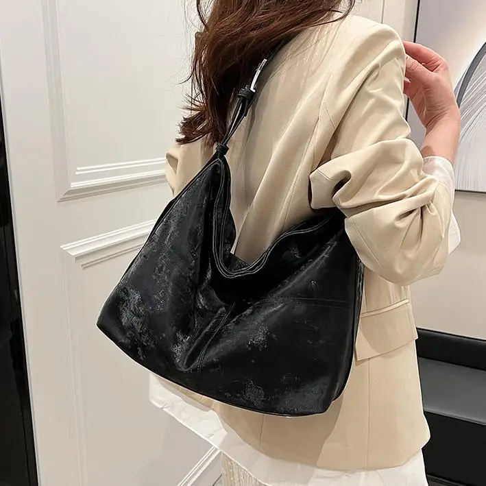 Women's Black Velvet Crossbody Bag Large Capacity