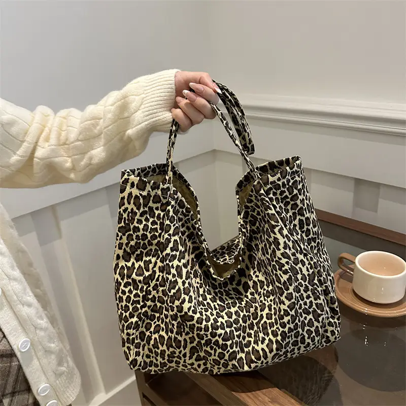 Leopard Print Women's Large Capacity Shoulder Bag - Image 6