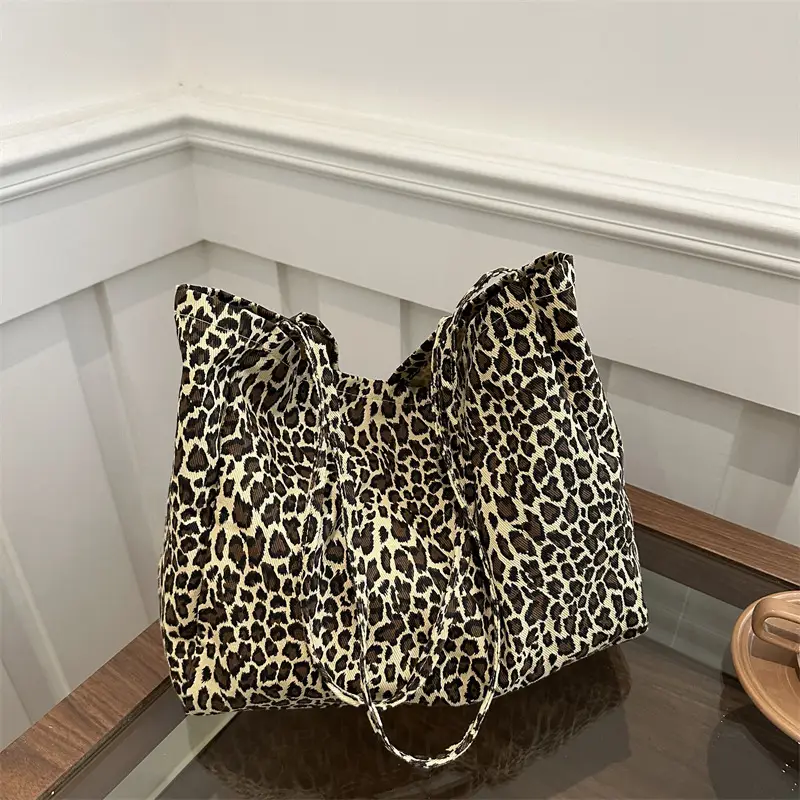 Leopard Print Women's Large Capacity Shoulder Bag — feature 11