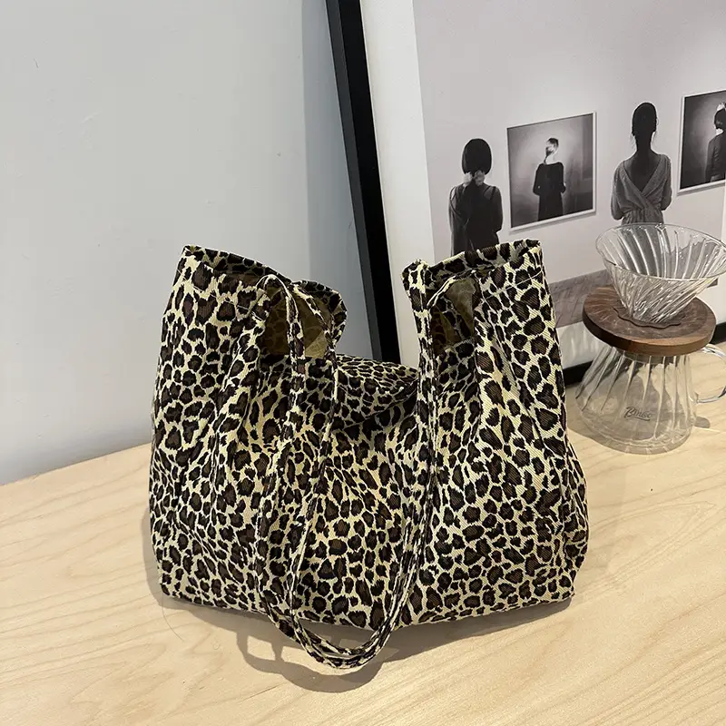 Leopard Print Women's Large Capacity Shoulder Bag — feature 18