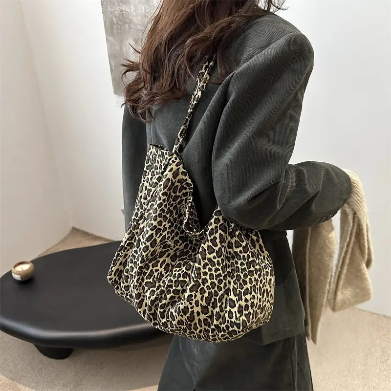 Leopard Print Women's Large Capacity Shoulder Bag — feature 2