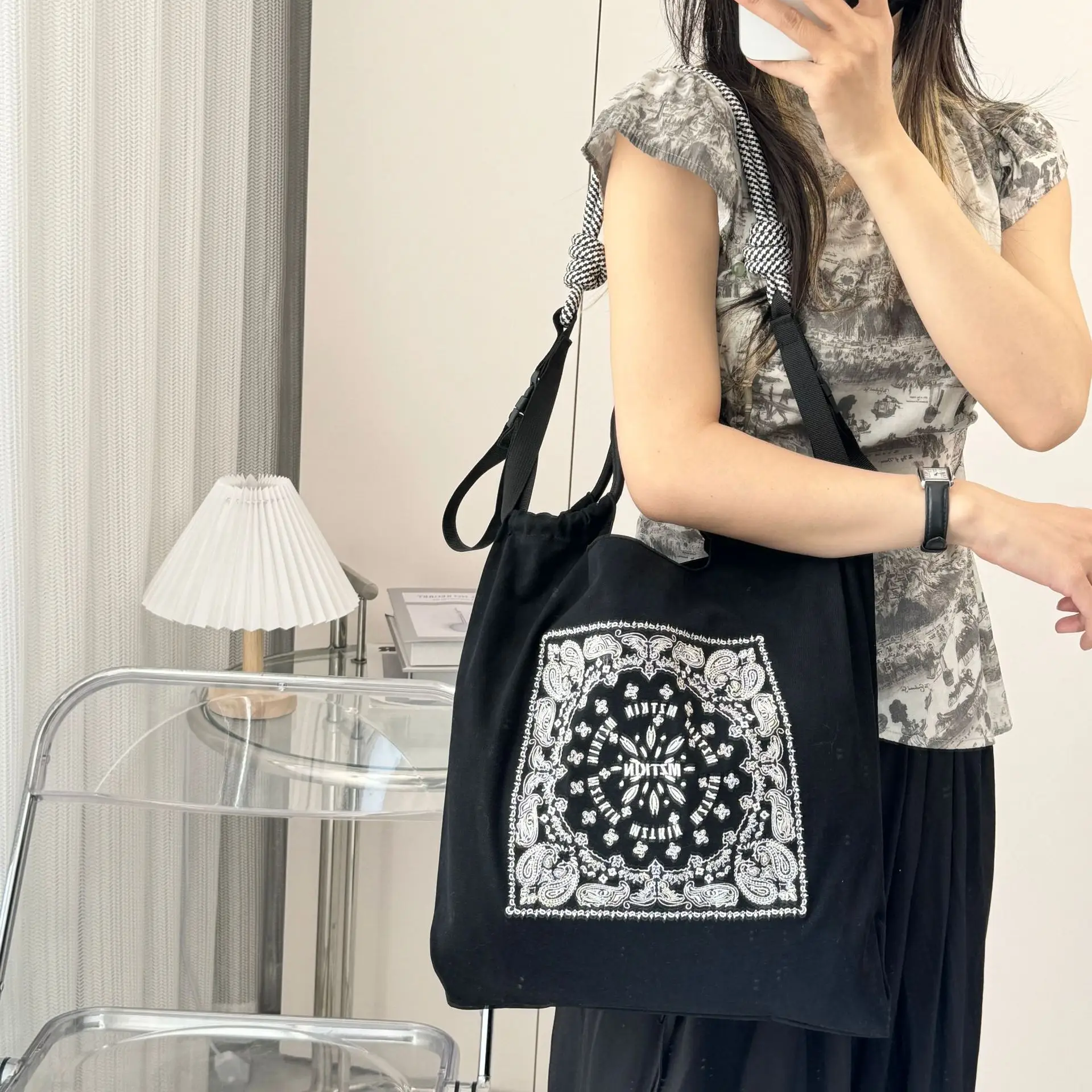 Women Embroidered Waterproof Shoulder Bag Black — feature 9