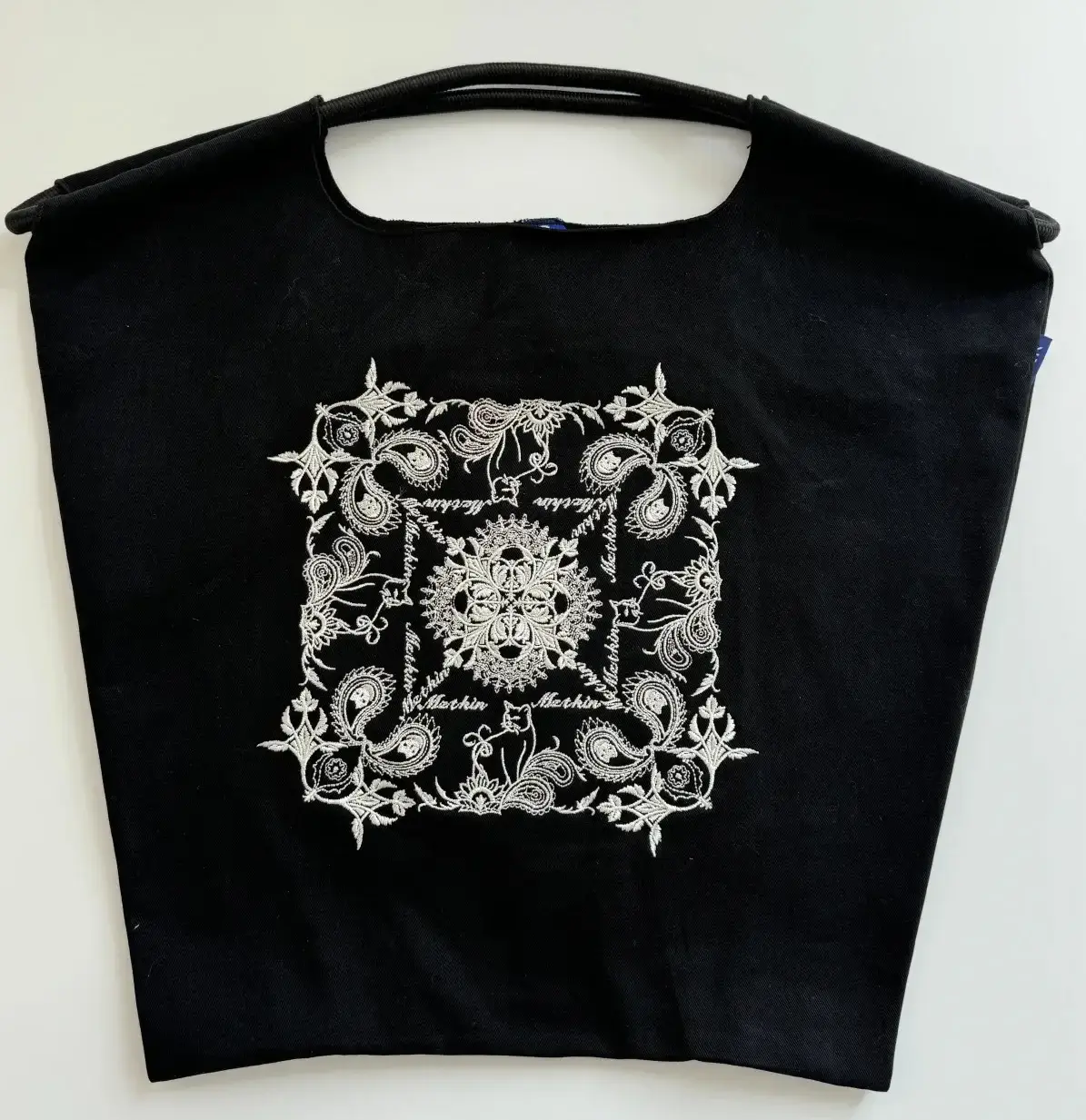 Women Embroidered Waterproof Shoulder Bag Black - Image 2
