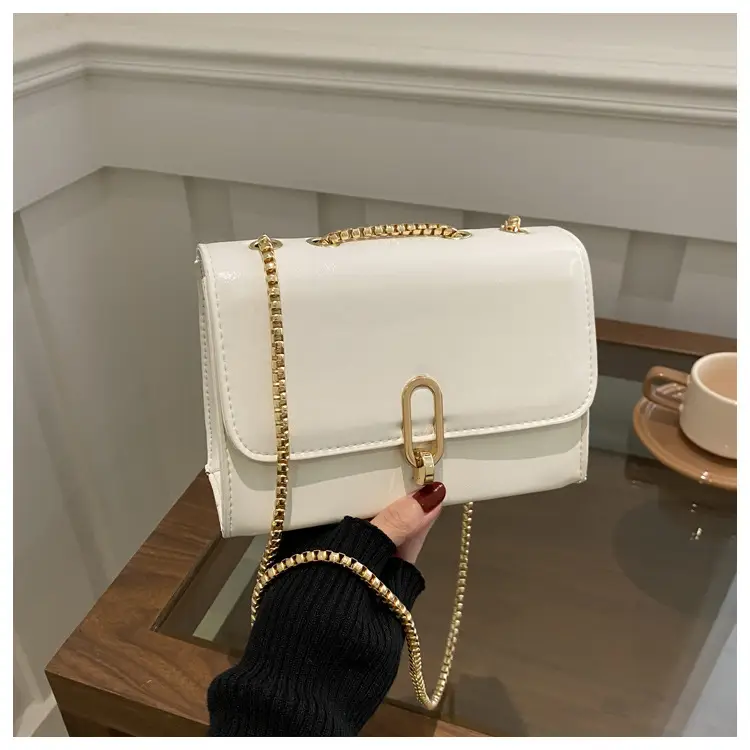 White Western Style Shoulder Bag with Gold Chain — feature 21