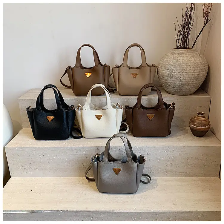 Women's Black Leather Shoulder Crossbody Bag 2025 New Arrival — feature 1