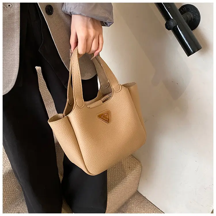 Women's Black Leather Shoulder Crossbody Bag 2025 New Arrival — feature 10