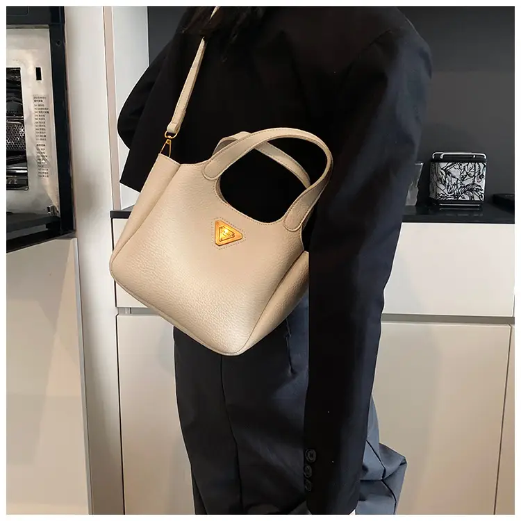 Women's Black Leather Shoulder Crossbody Bag 2025 New Arrival — feature 18