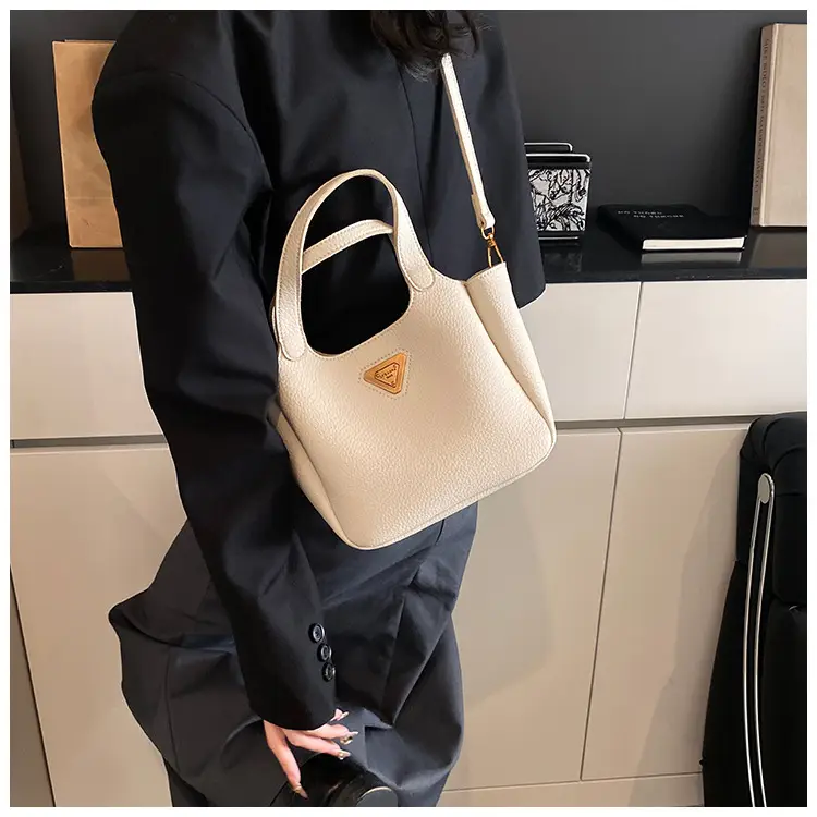 Women's Black Leather Shoulder Crossbody Bag 2025 New Arrival — feature 19
