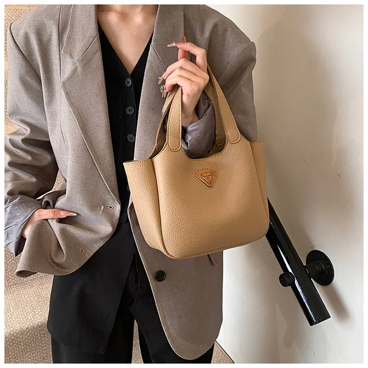 Women's Black Leather Shoulder Crossbody Bag 2025 New Arrival — feature 8