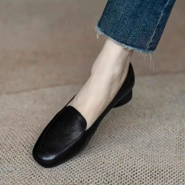 Loafers Soft Sole Mom Middle-Aged Work Shoes Leather Shoes Casual 2025 Spring New Beanie Women's Shoes Shallow Mouth Flats - Image 3