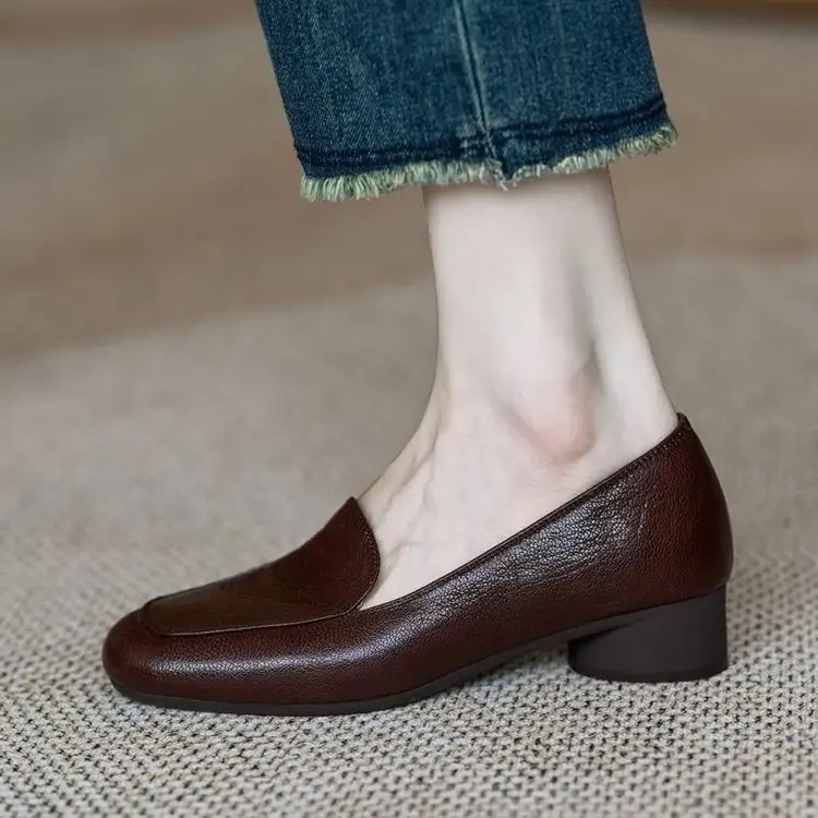 Loafers Soft Sole Mom Middle-Aged Work Shoes Leather Shoes Casual 2025 Spring New Beanie Women's Shoes Shallow Mouth Flats - Image 4