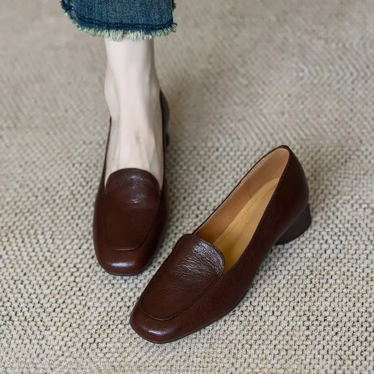 Loafers Soft Sole Mom Middle-Aged Work Shoes Leather Shoes Casual 2025 Spring New Beanie Women's Shoes Shallow Mouth Flats — feature 4
