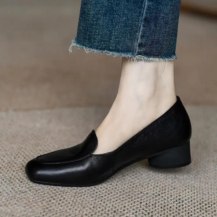 Loafers Soft Sole Mom Middle-Aged Work Shoes Leather Shoes Casual 2025 Spring New Beanie Women's Shoes Shallow Mouth Flats — feature 9